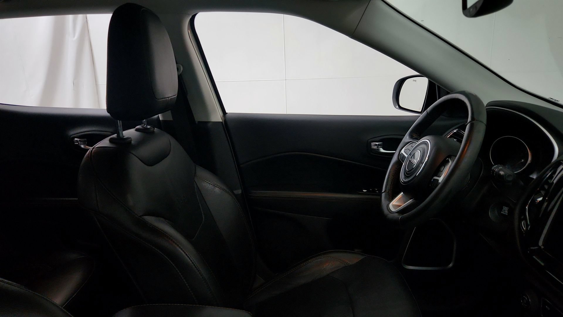 Used 2019 Jeep Compass Limited AWD/4WD image 29