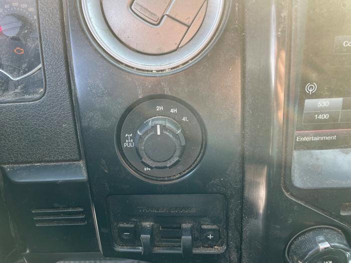 Used 2014 Ford F150 FX4 w/ Equipment Group 402A Luxury image 36