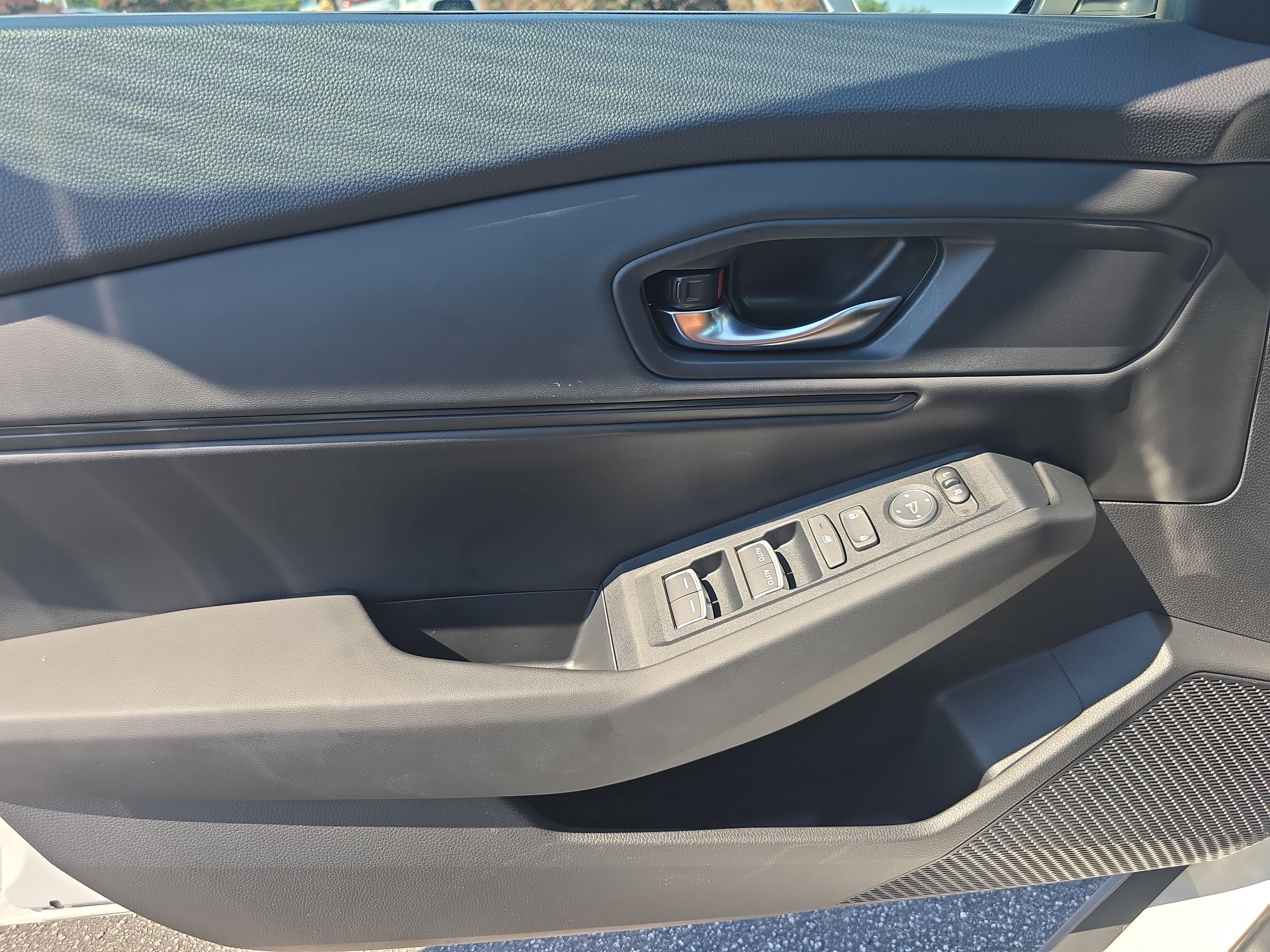 Used 2025 Honda Accord SE image 25