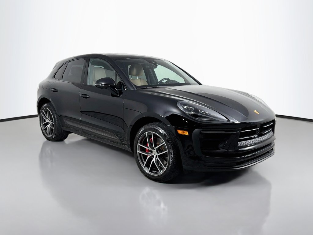 Used 2023 Porsche Macan S AWD/4WD image 3