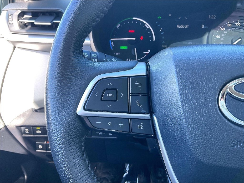 Used 2025 Toyota Sienna XLE FWD image 23