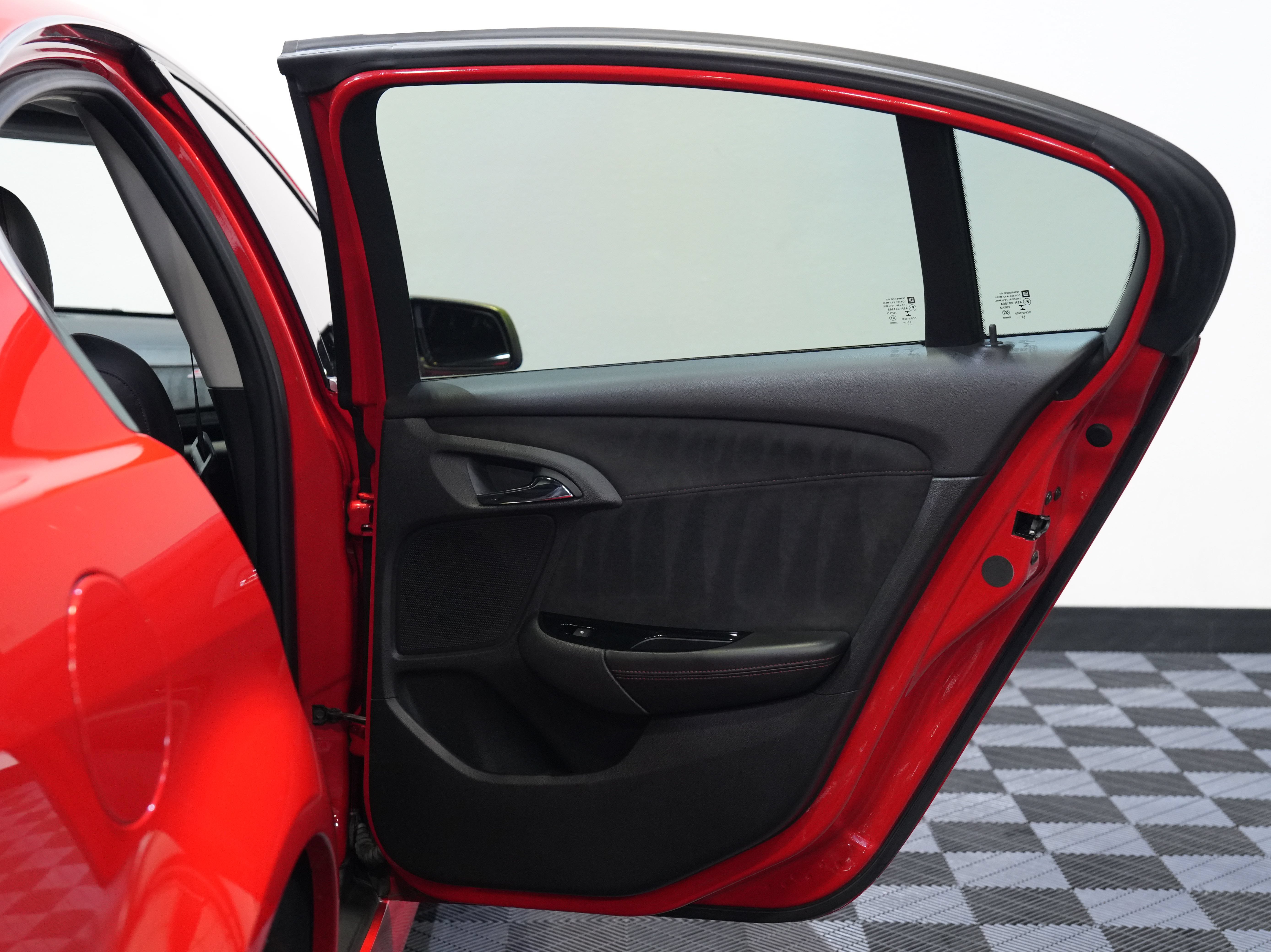 Used 2014 Chevrolet SS RWD image 27