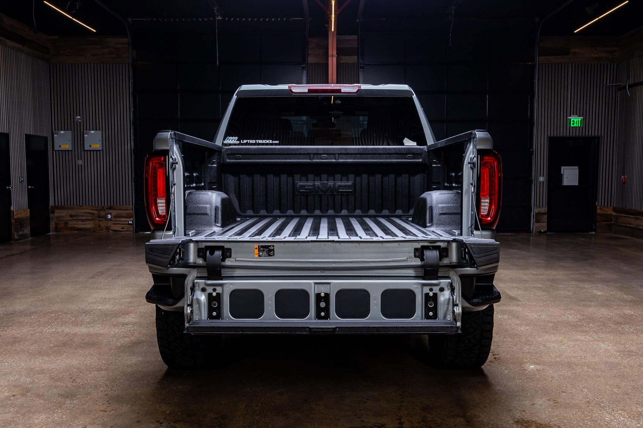 Used 2026 GMC Sierra 1500 AT4 image 9