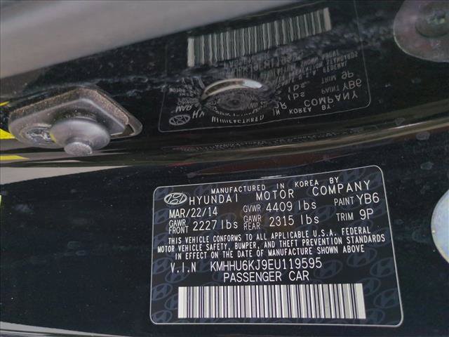 Used 2014 Hyundai Genesis 3.8 RWD image 22