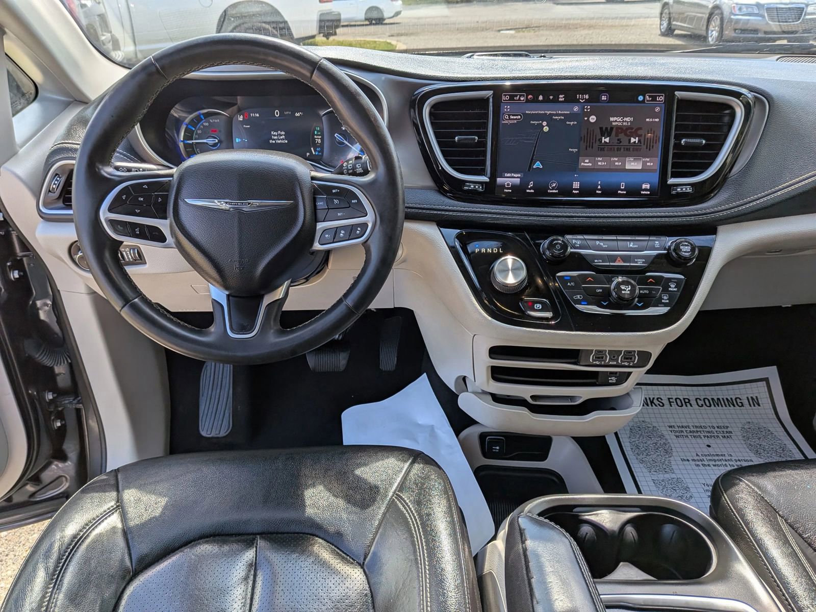 Used 2022 Chrysler Pacifica Touring-L w/ Uconnect Theater Family Group FWD image 55