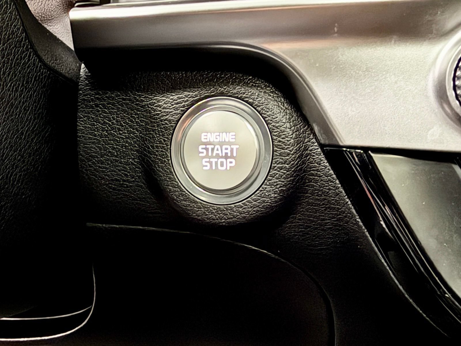 Used 2025 Kia Telluride S FWD image 33