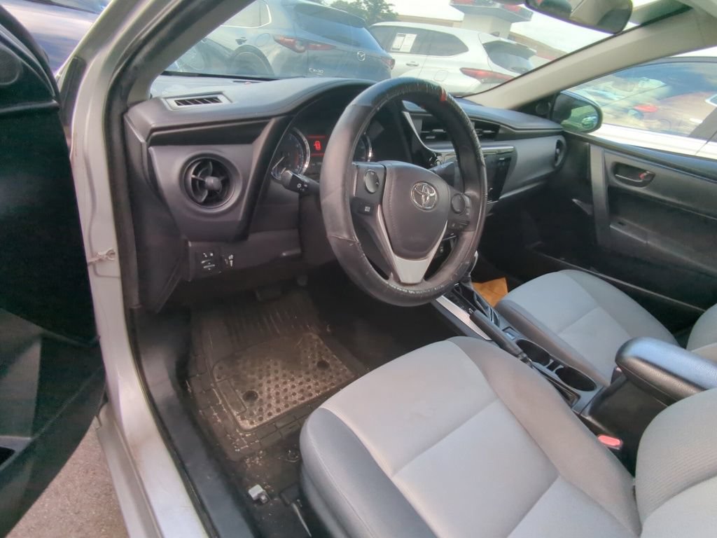Used 2017 Toyota Corolla L w/ Carpet Mat Package (TMS) FWD image 7