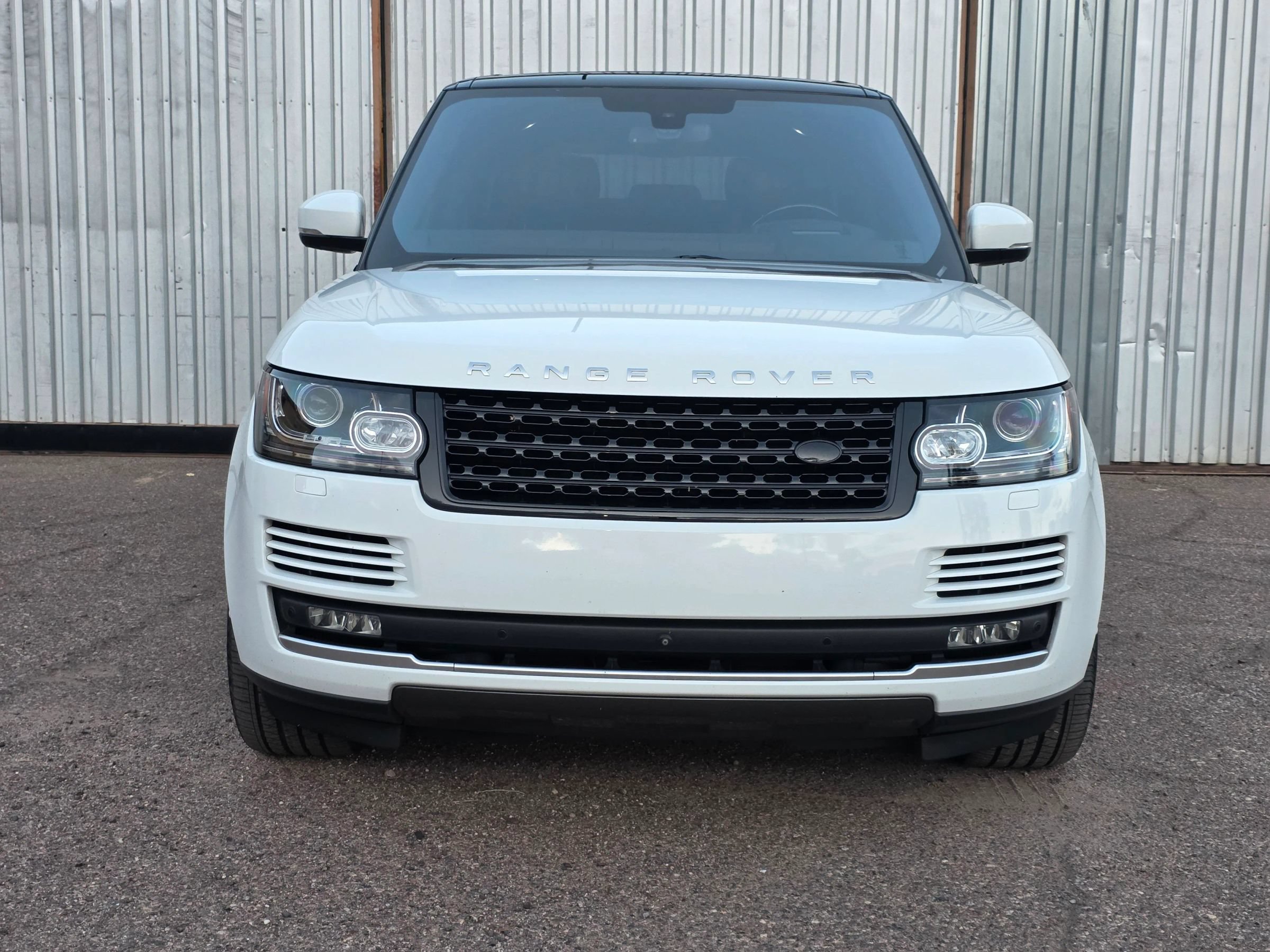 Used 2016 Land Rover Range Rover Supercharged AWD/4WD image 2