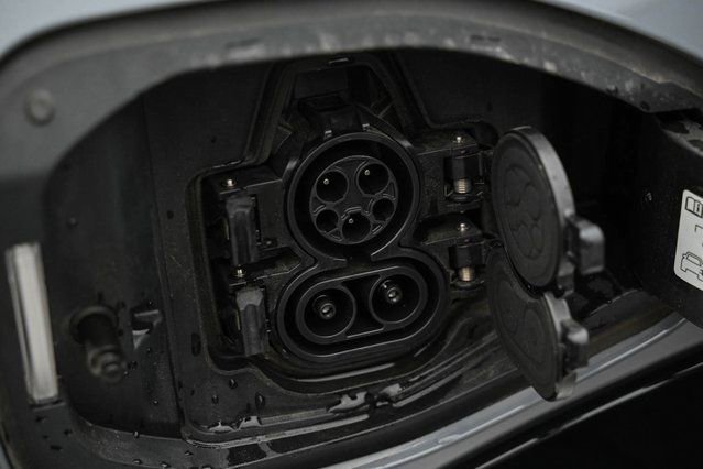 New 2025 Nissan Ariya Platinum image 14