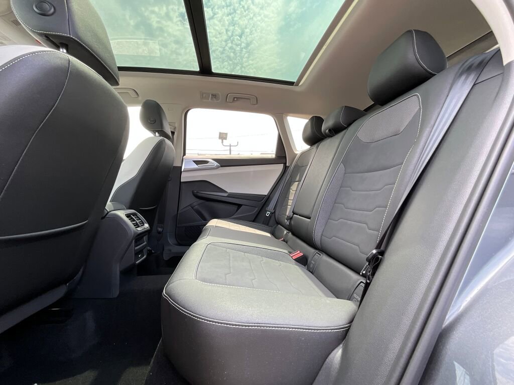 New 2025 Volkswagen Taos SE image 12