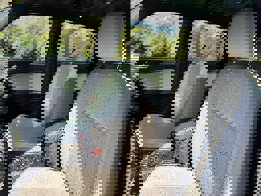 Used 2021 Volkswagen Tiguan SE image 11