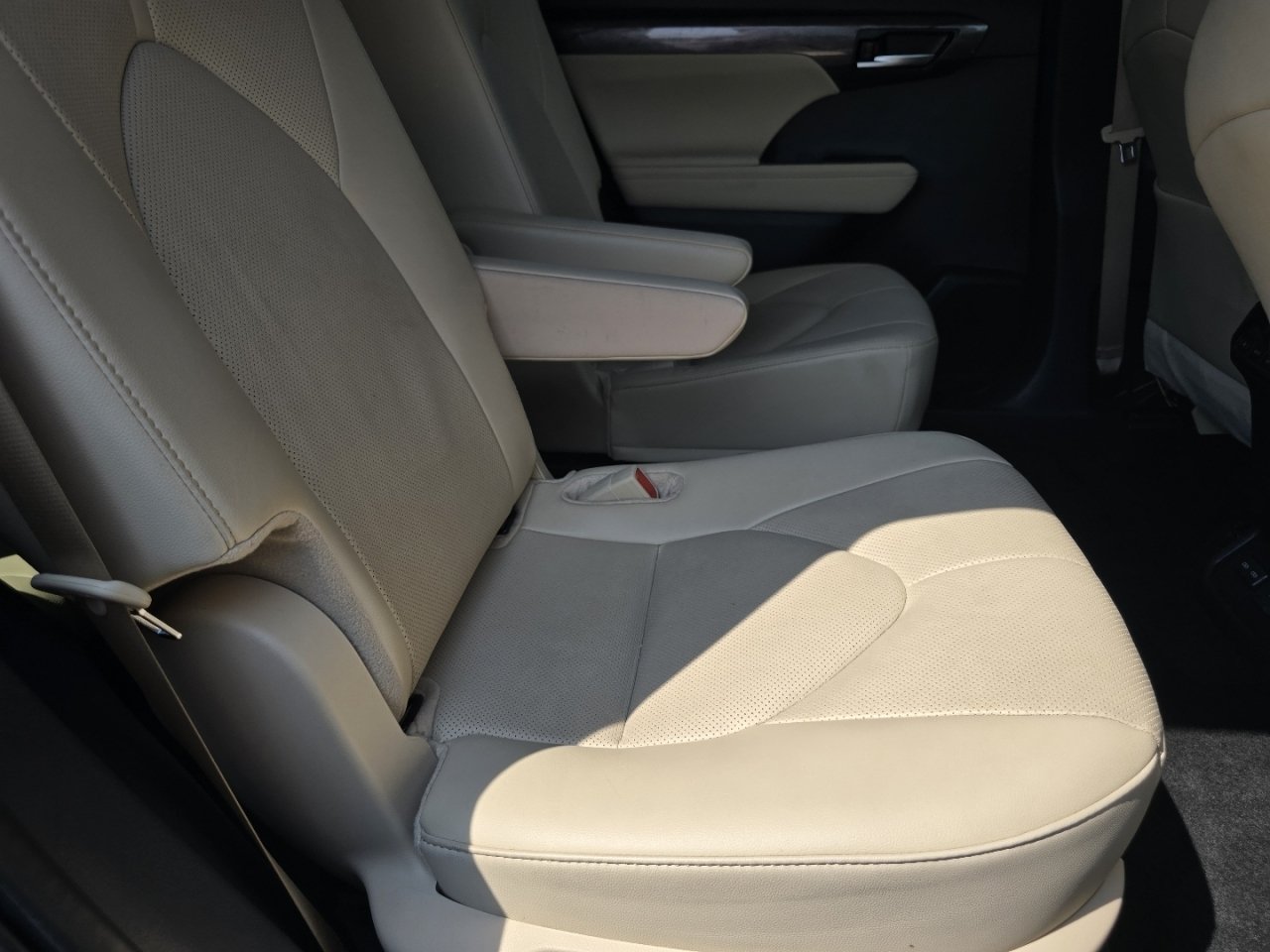 Certified 2024 Toyota Highlander Limited AWD/4WD image 22
