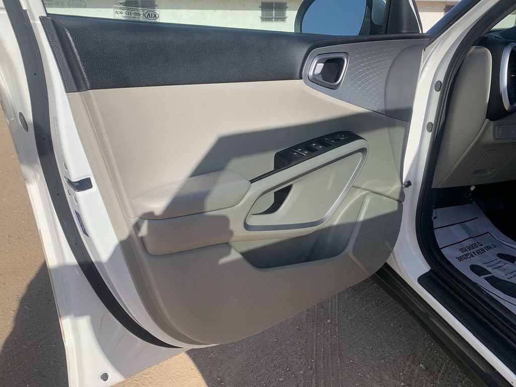 Used 2021 Kia Soul LX FWD image 20