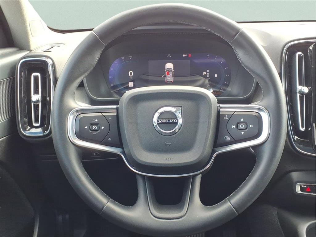 Used 2024 Volvo XC40 B5 Plus w/ Climate Package image 25