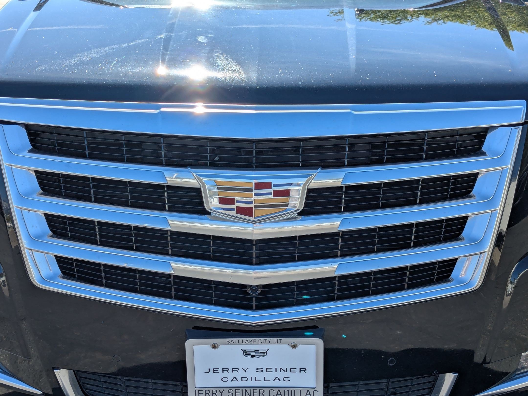 Used 2020 Cadillac Escalade ESV Luxury AWD/4WD image 10