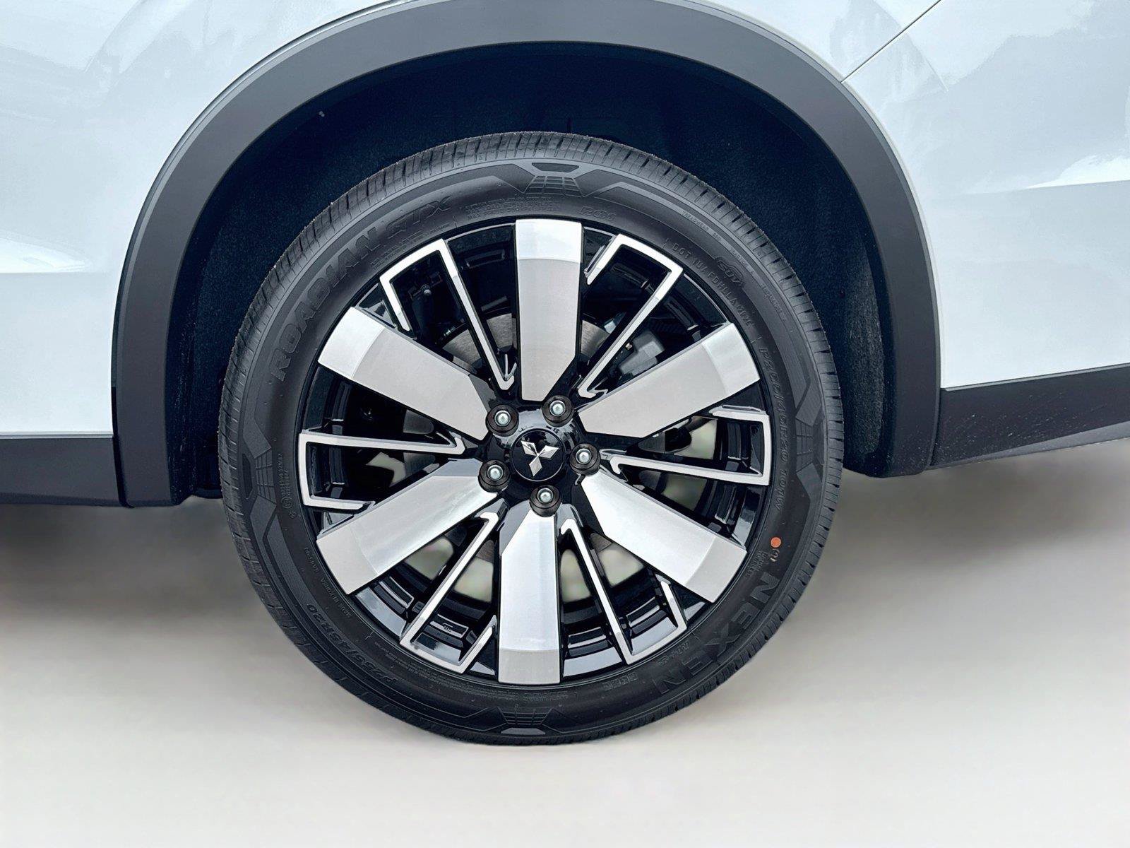 New 2026 Mitsubishi Outlander SE FWD image 36
