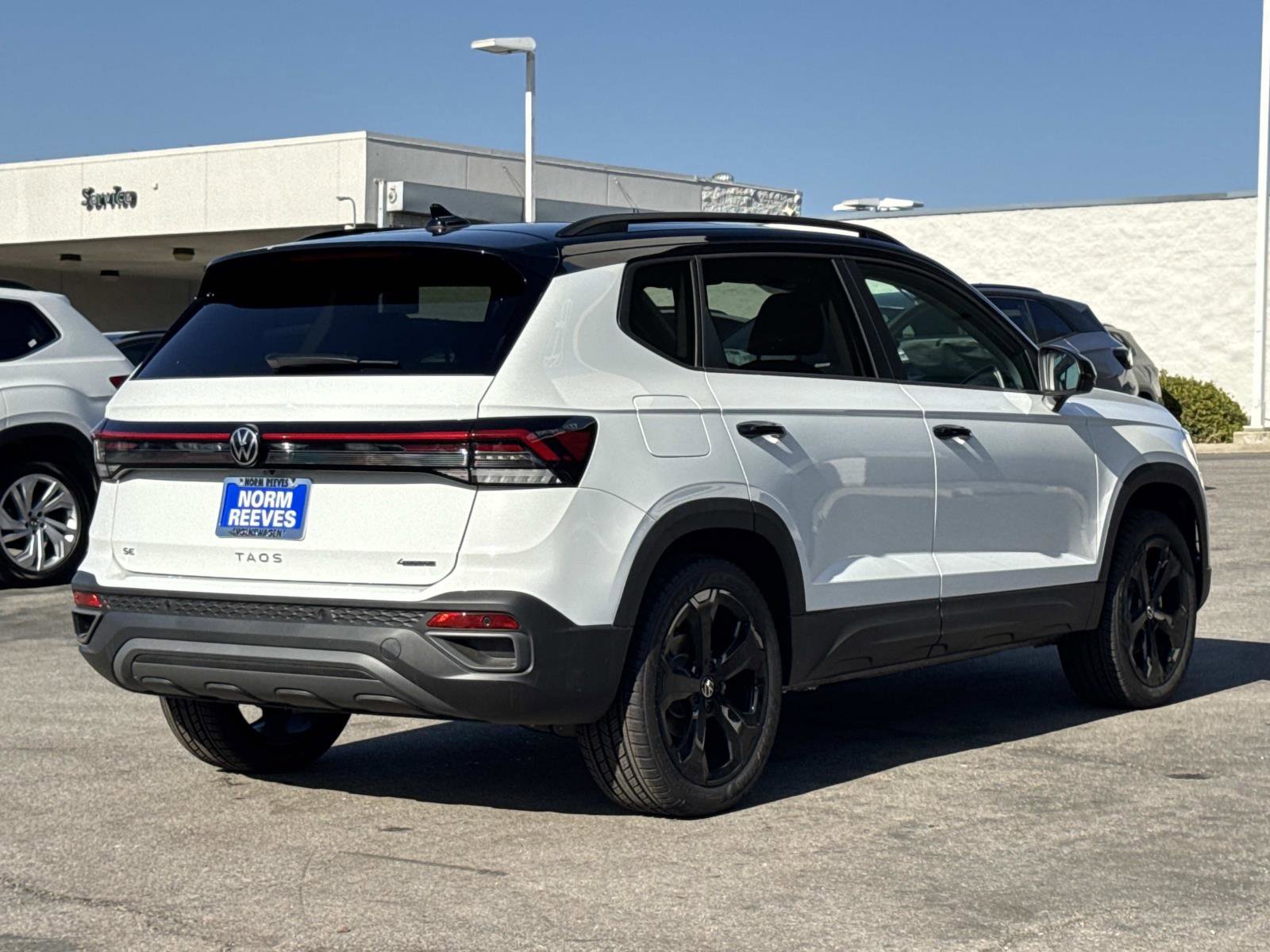 New 2026 Volkswagen Taos SE image 5