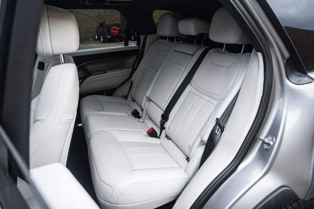 Used 2024 Land Rover Range Rover Sport SE AWD/4WD image 19