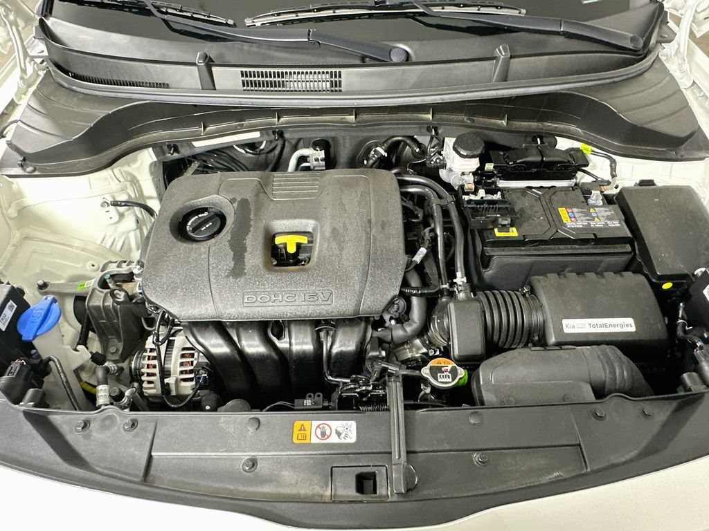 Used 2025 Kia Soul LX w/ LX Technology Package FWD image 9