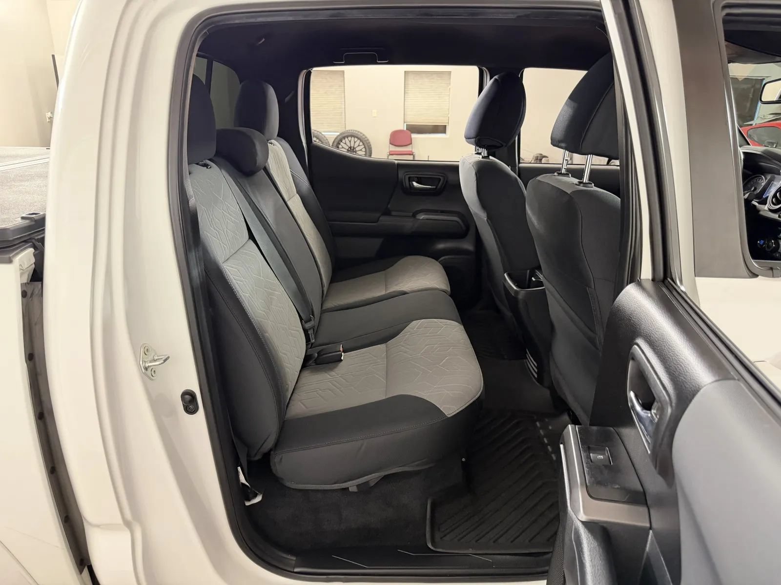 Used 2023 Toyota Tacoma TRD Sport AWD/4WD image 30