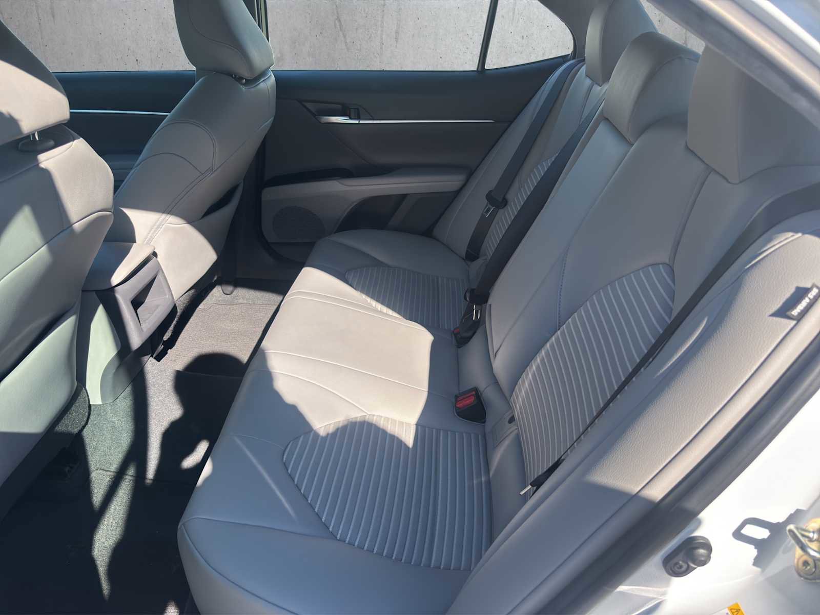 Used 2018 Toyota Camry SE FWD image 17