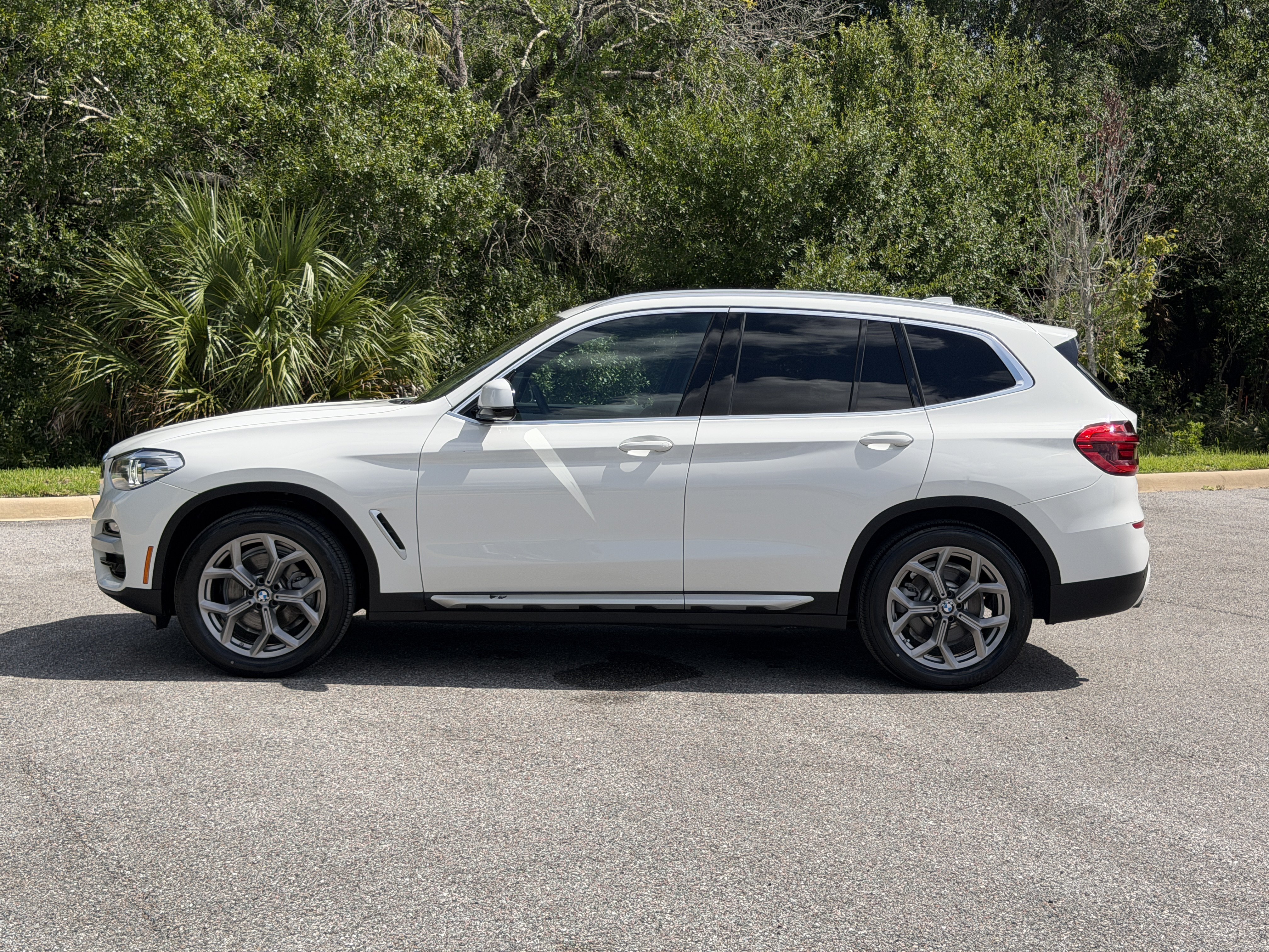 Used 2020 BMW X3 xDrive30i w/ Premium Package AWD/4WD image 4