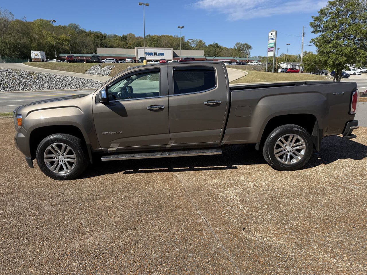 Used 2015 GMC Canyon SLT w/ Driver Alert Package AWD/4WD image 6