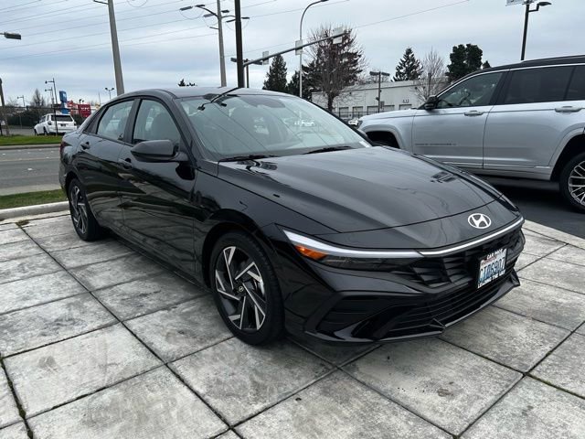 Certified 2025 Hyundai Elantra Sport image 4