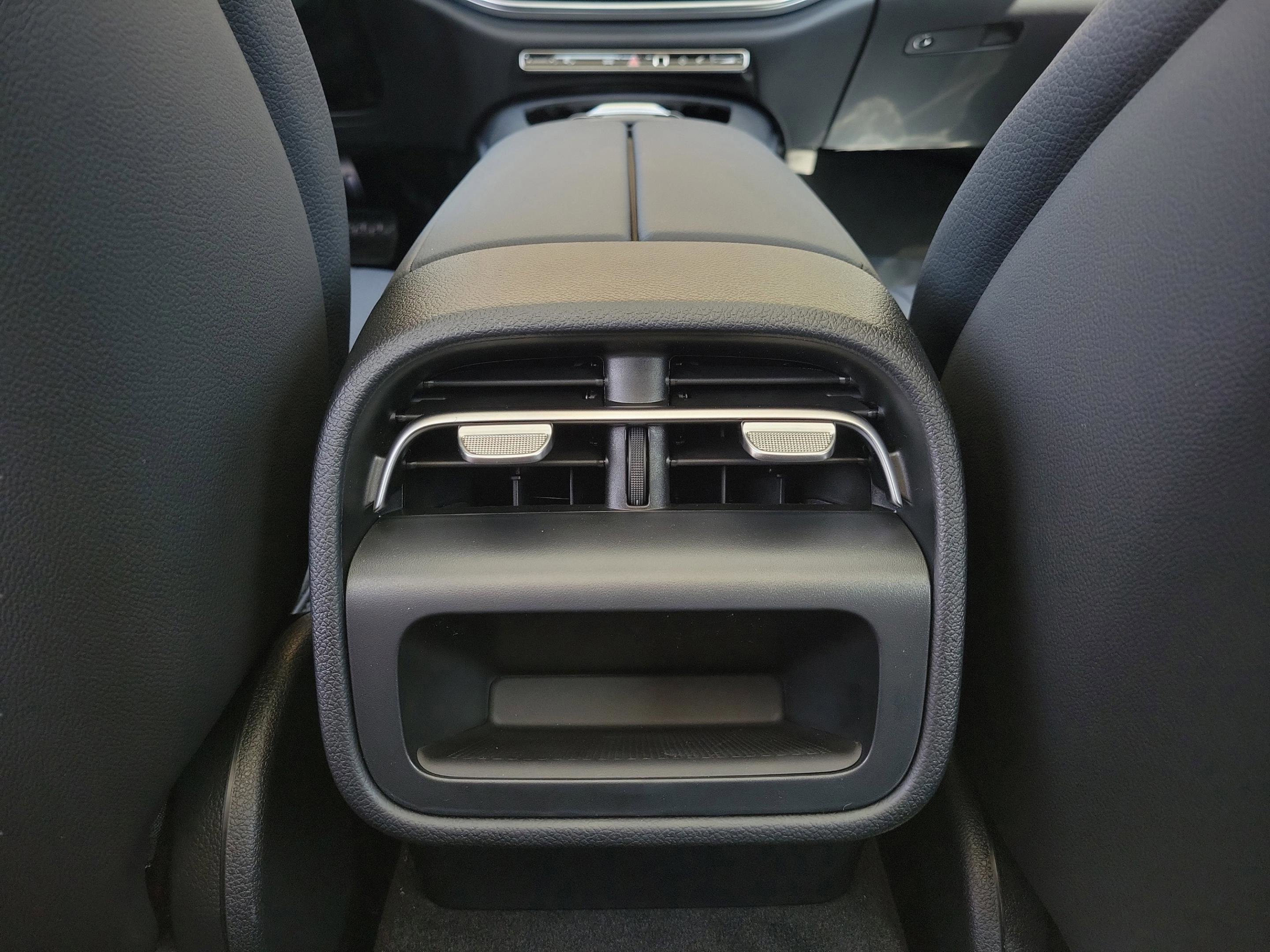Used 2026 Mercedes-Benz E 350 Sedan image 9