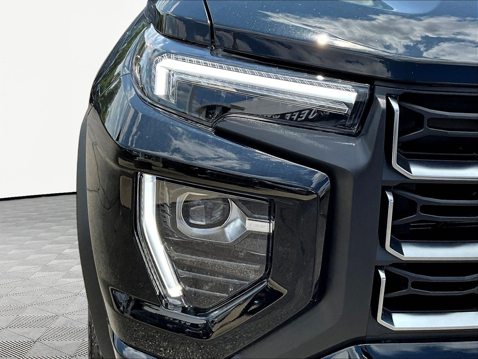 New 2026 GMC Canyon AT4 AWD/4WD image 8
