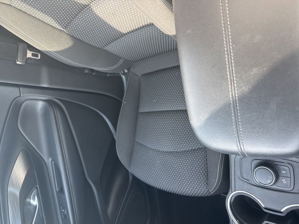 Used 2022 GMC Terrain SLE FWD image 13