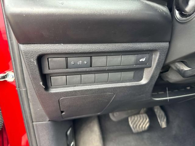 Used 2023 Mitsubishi Outlander SE image 29