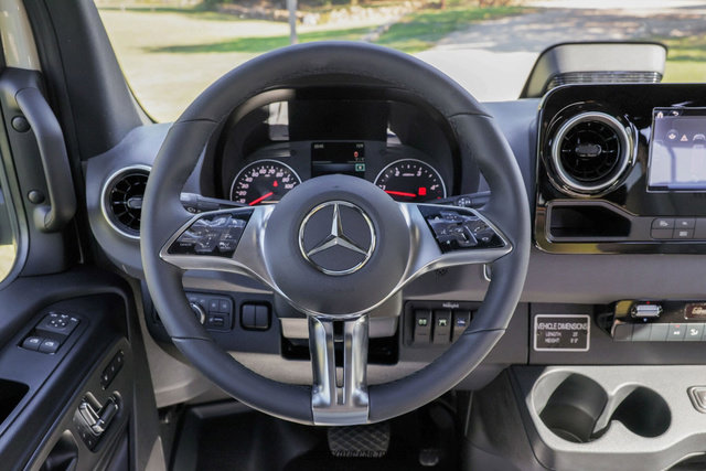 Used 2025 Mercedes-Benz Sprinter 2500 image 77