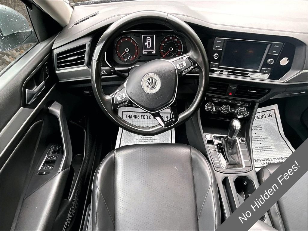 Used 2019 Volkswagen Jetta SE w/ Cold Weather Package FWD image 4