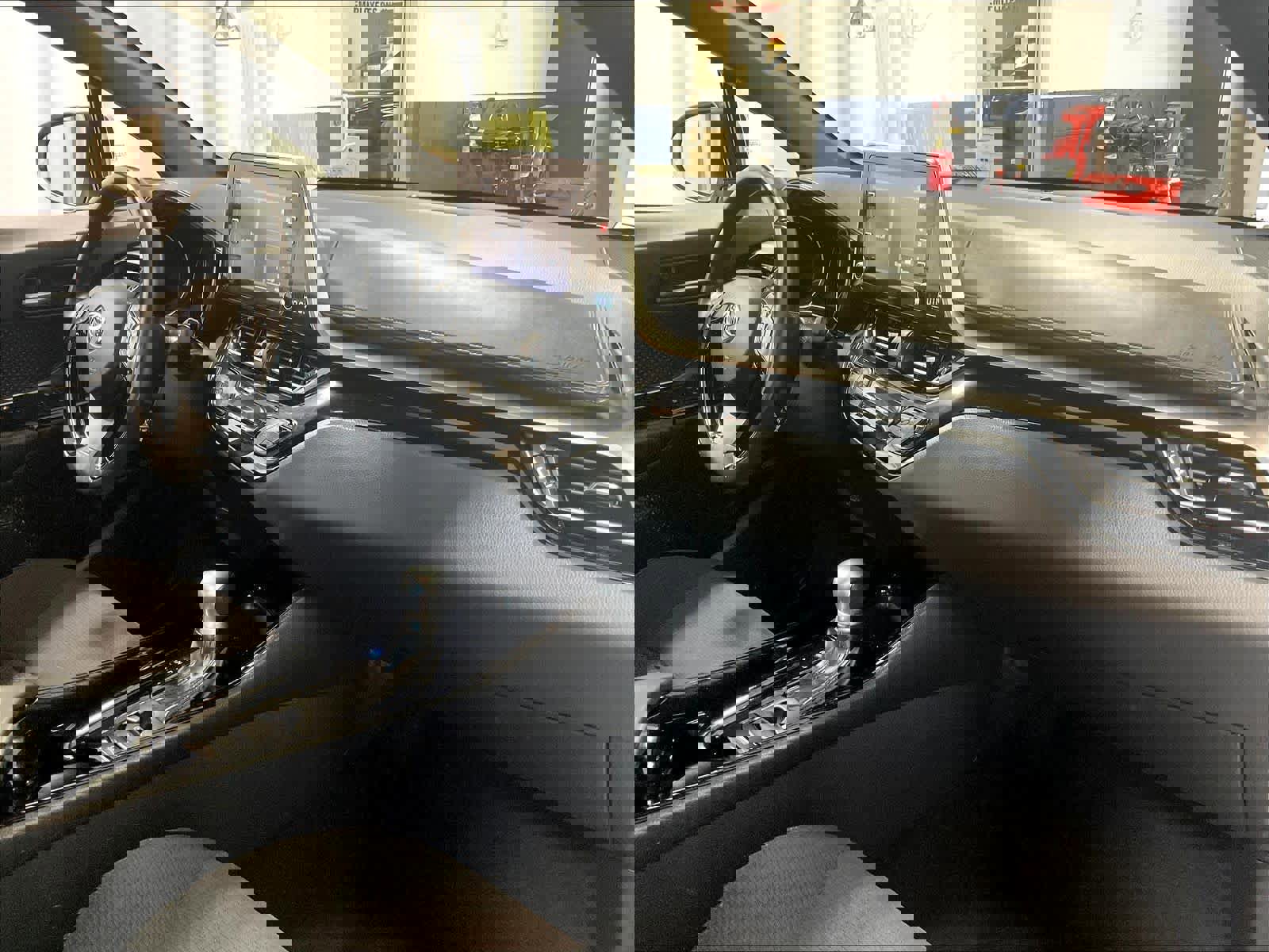 Used 2019 Toyota C-HR XLE image 14