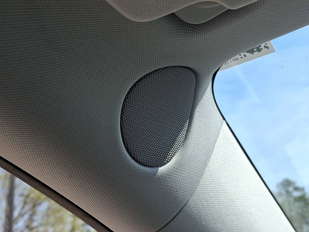 Used 2020 Tesla Model Y Long Range image 24