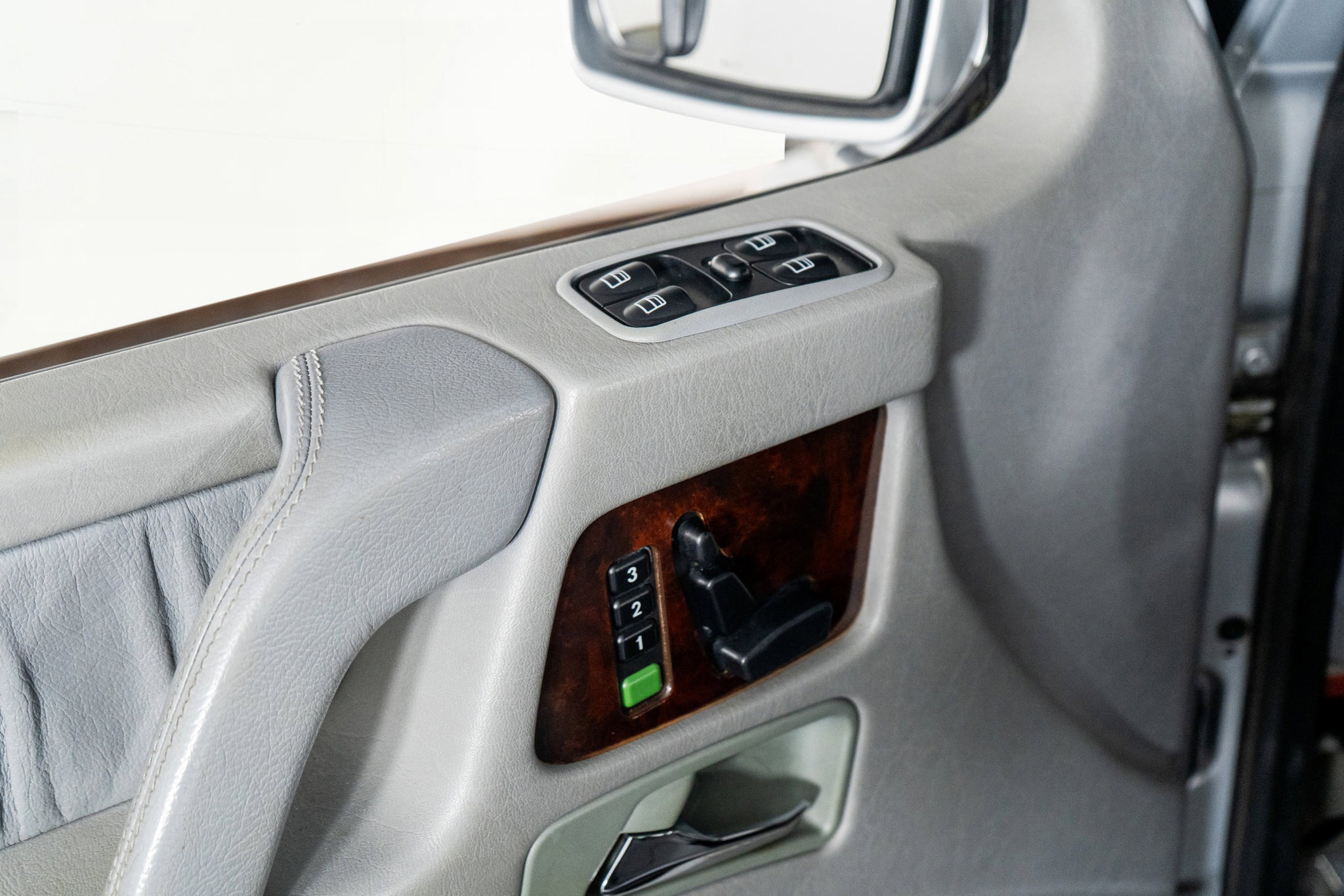 Used 2008 Mercedes-Benz G 500 image 36