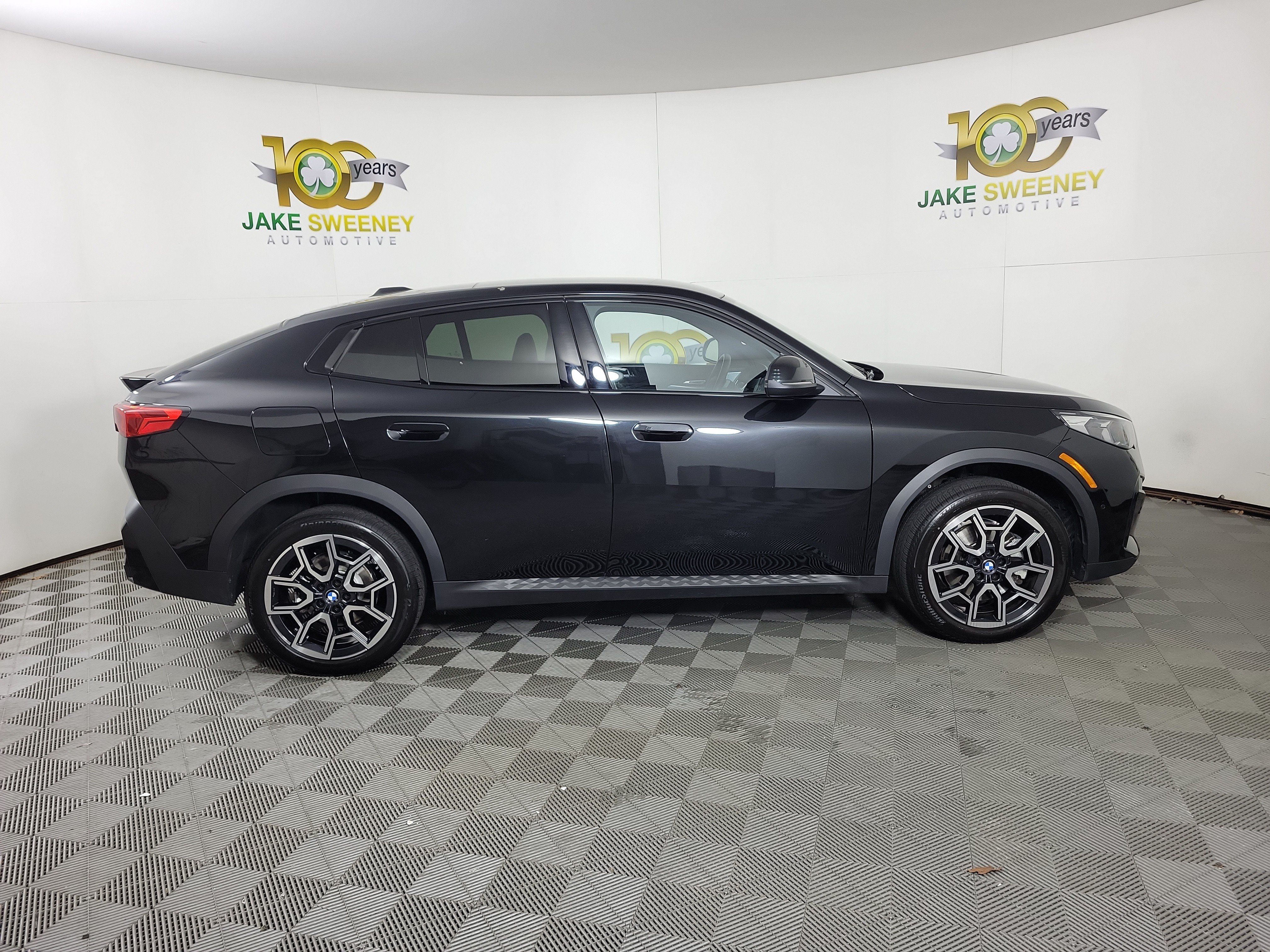 Certified 2025 BMW X2 xDrive28i w/ Convenience Package AWD/4WD image 8