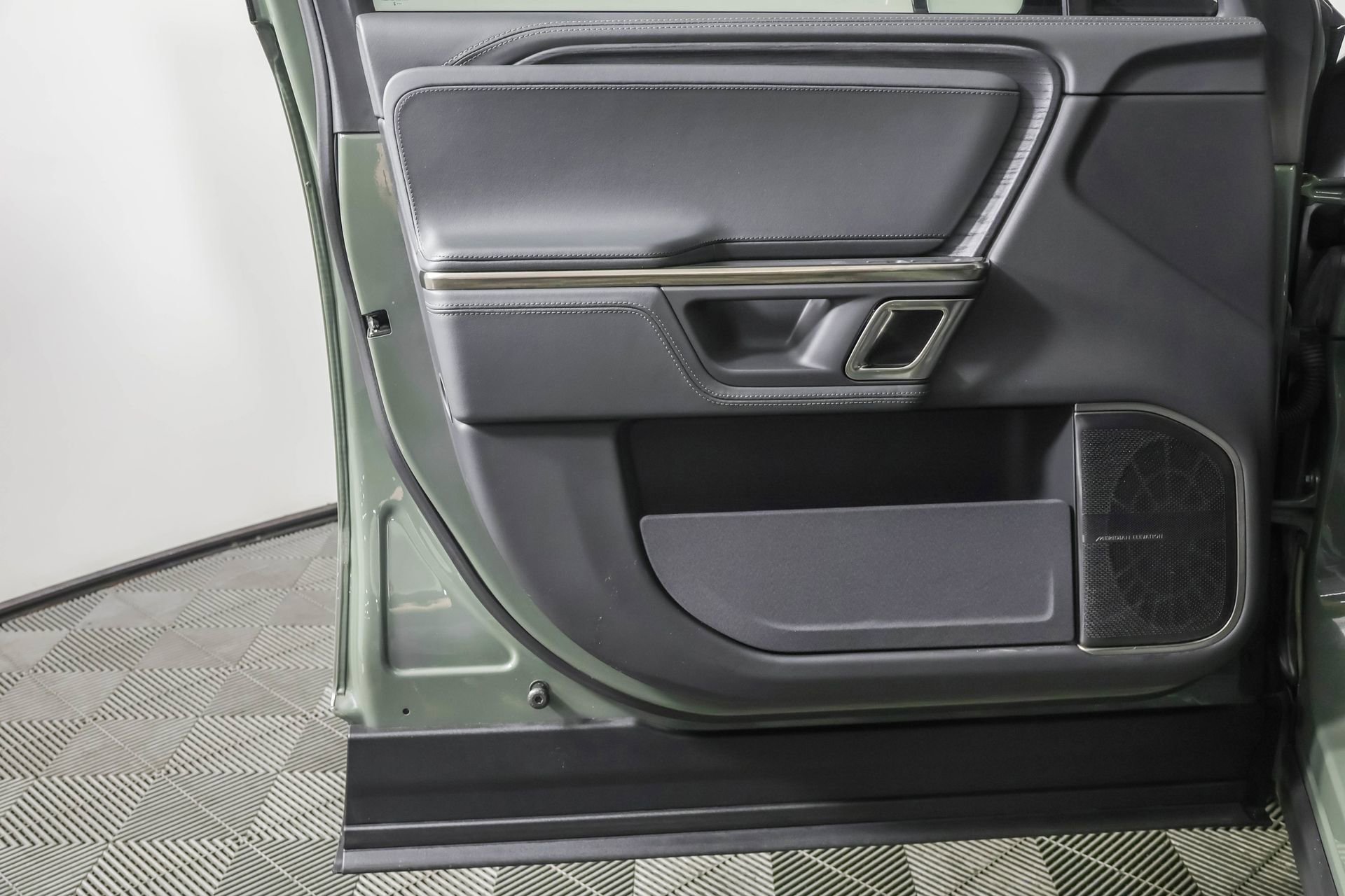 Used 2022 Rivian R1S Launch Edition image 33