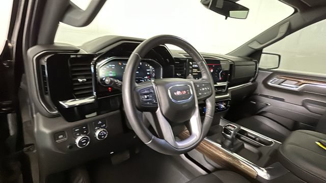 Used 2023 GMC Sierra 1500 Elevation w/ Preferred Package AWD/4WD image 13