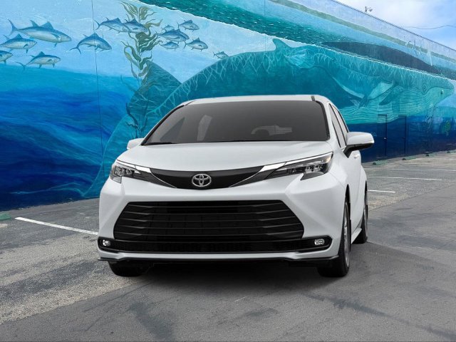New 2026 Toyota Sienna XLE FWD image 3