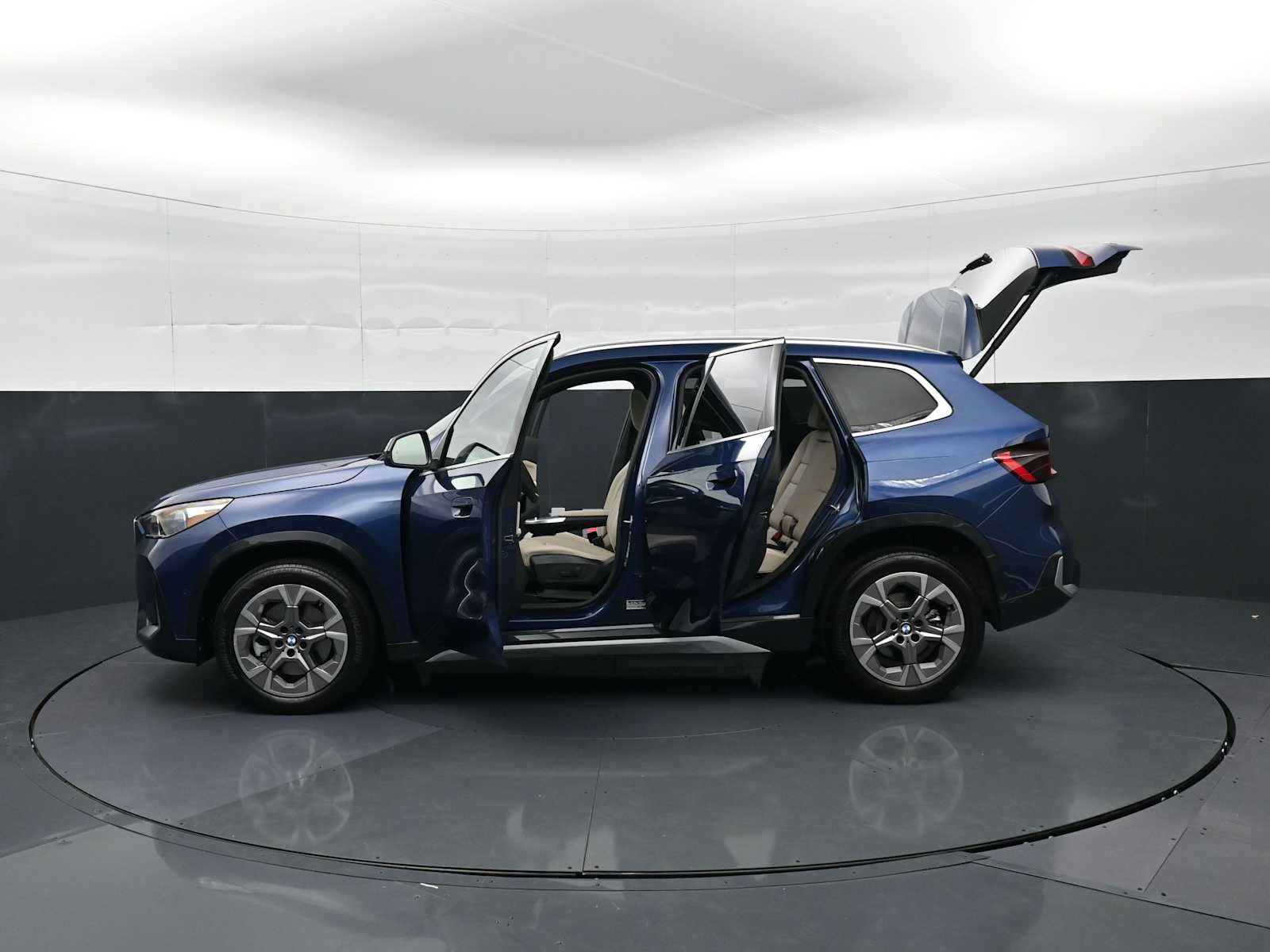 Used 2025 BMW X1 xDrive28i w/ Technology Package AWD/4WD image 36