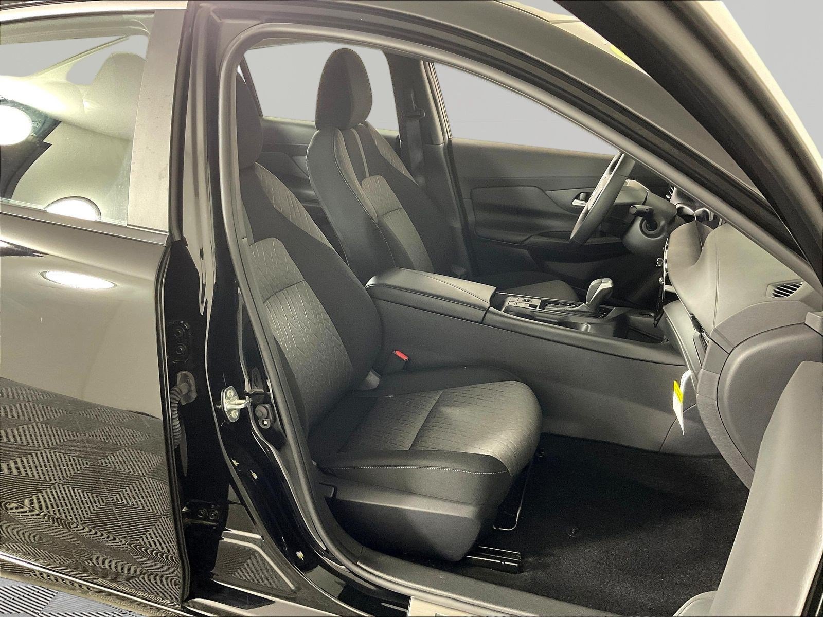 Certified 2026 Nissan Sentra SV w/ SV Convenience Package FWD image 28