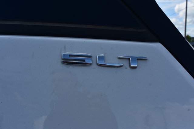 Used 2024 GMC Terrain SLT FWD image 8
