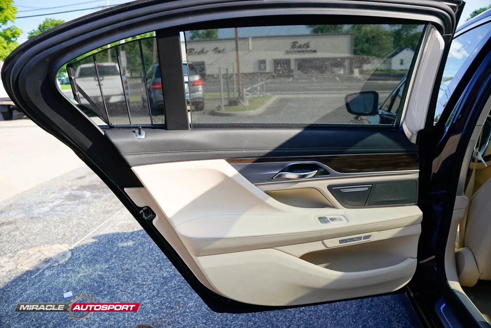 Used 2016 BMW 750i xDrive AWD/4WD image 21