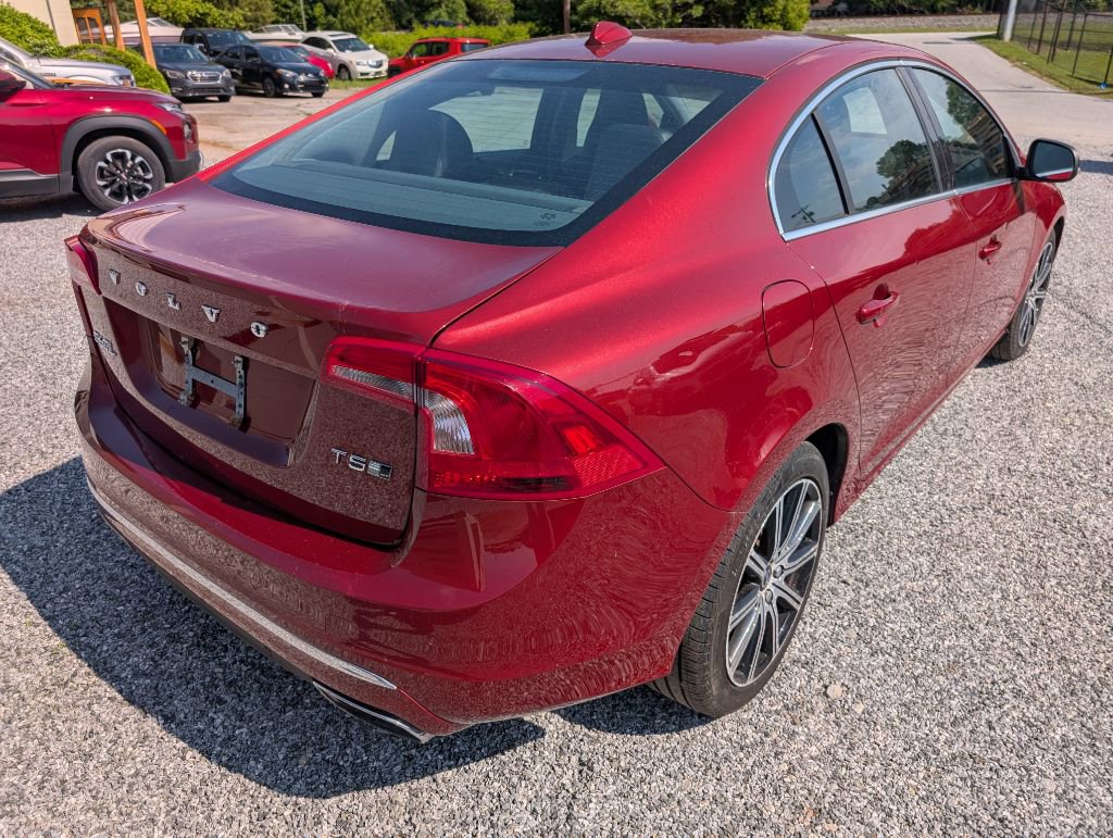 Used 2017 Volvo S60 T5 Inscription image 8