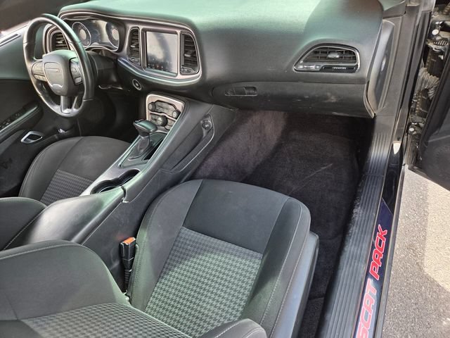 Used 2018 Dodge Challenger R/T Scat Pack RWD image 15