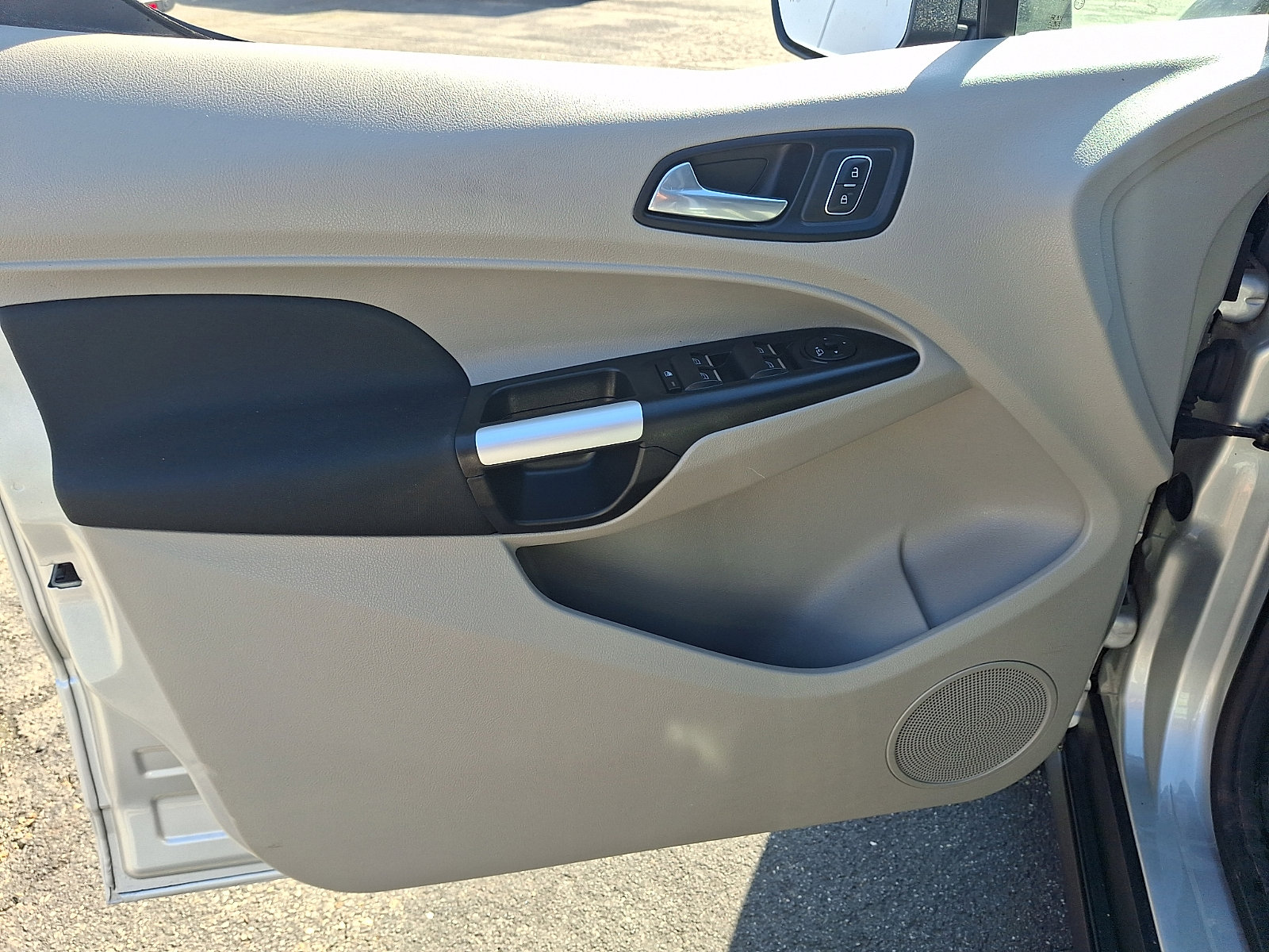 Used 2022 Ford Transit Connect XLT image 19