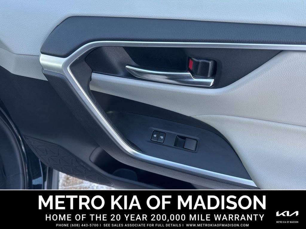 Used 2020 Toyota RAV4 XLE image 34