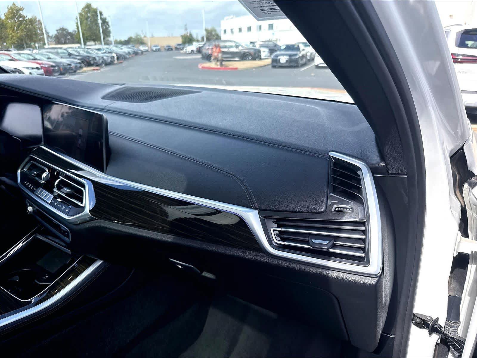 Used 2020 BMW X5 sDrive40i w/ Premium Package RWD image 29